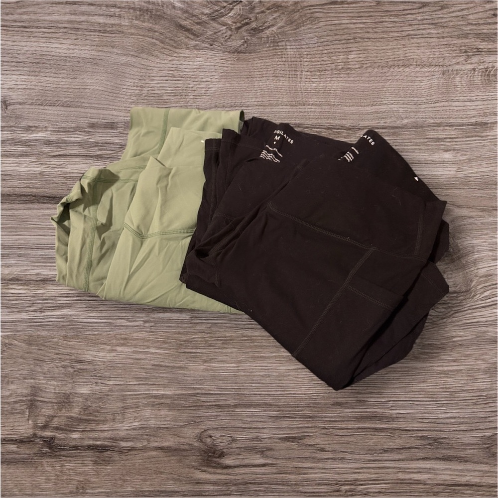 Blogilates High Waist Flare Leggings with Pockets! Black or Sage Green - Picture 2 of 2